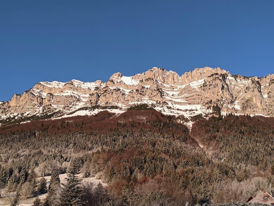 Maison Familiale En Montagne Avec Vue Merveilleuse Sur Le Massif De Belledonne Saint-Bernard  Extérieur photo