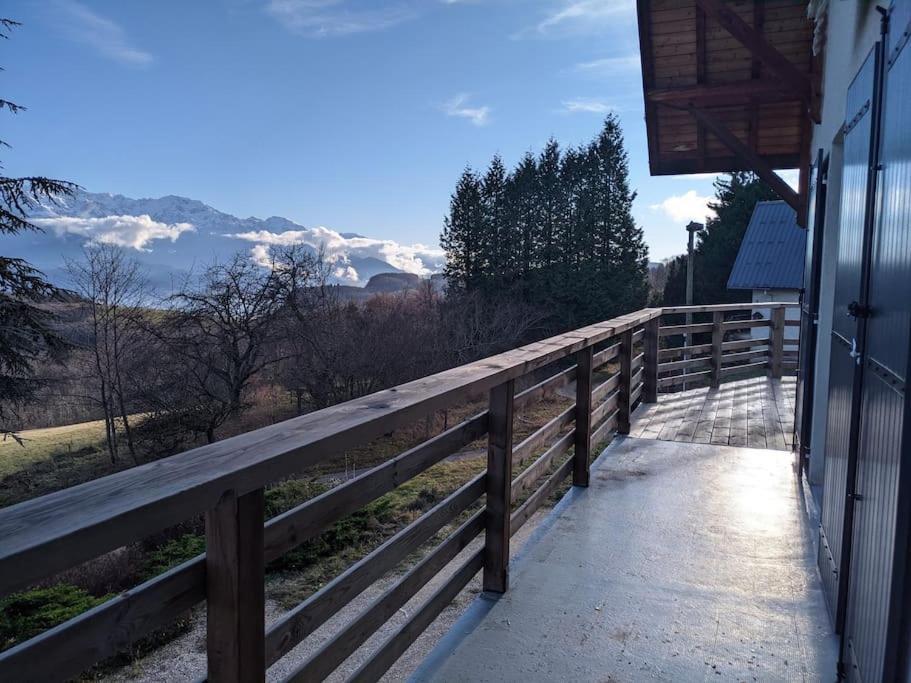 Maison Familiale En Montagne Avec Vue Merveilleuse Sur Le Massif De Belledonne Saint-Bernard  Extérieur photo