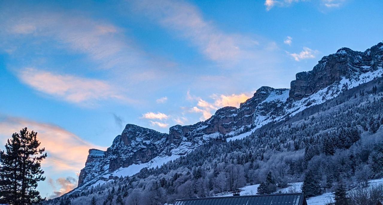 Maison Familiale En Montagne Avec Vue Merveilleuse Sur Le Massif De Belledonne Saint-Bernard  Extérieur photo